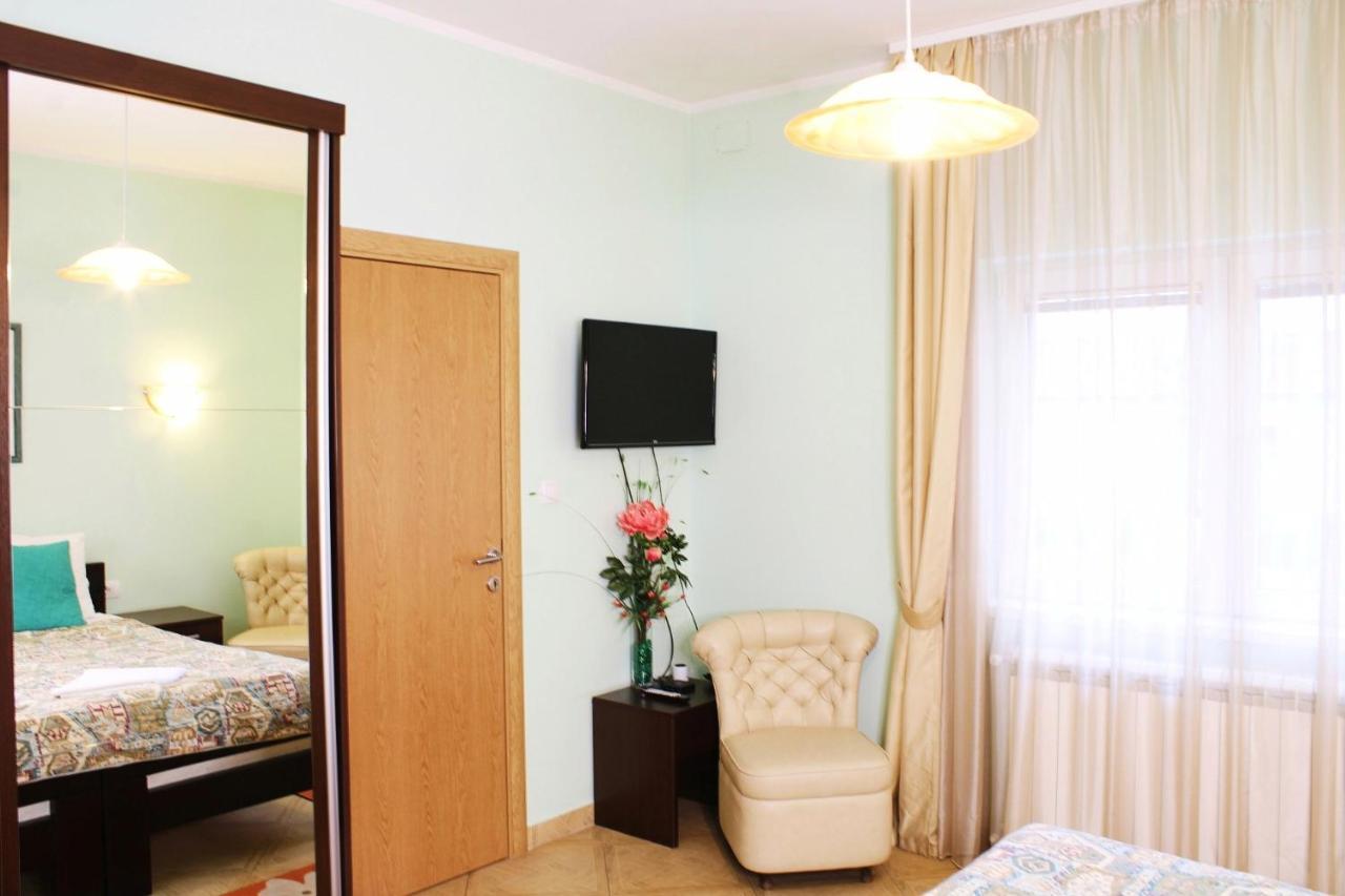 Apartments Paradisos Kragujevac Kültér fotó