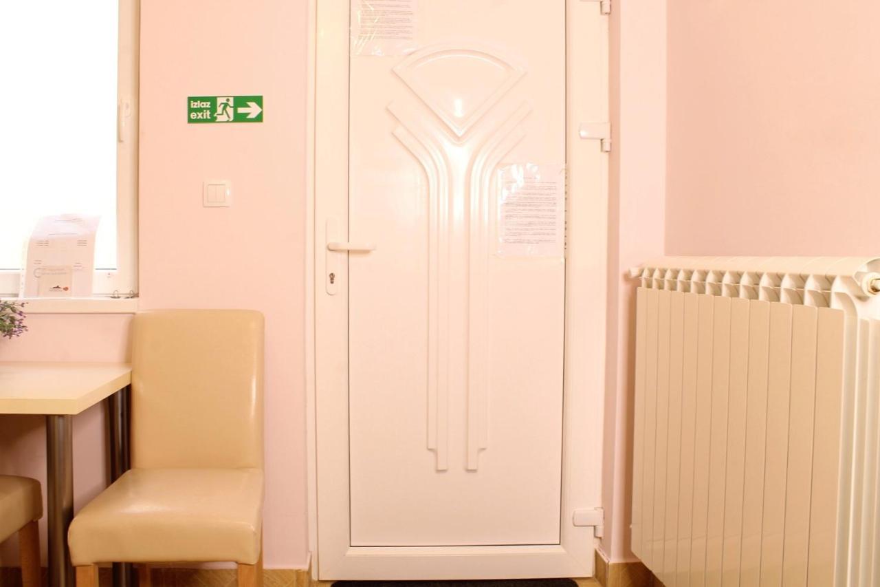 Apartments Paradisos Kragujevac Kültér fotó